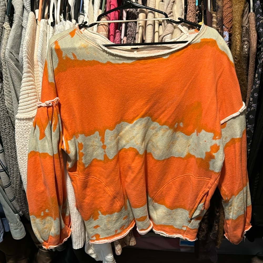 FREE PEOPLE SWEATSHIRT